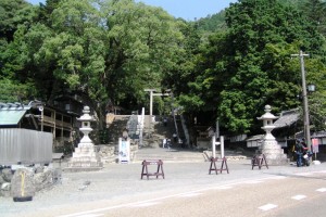 鳥居周辺